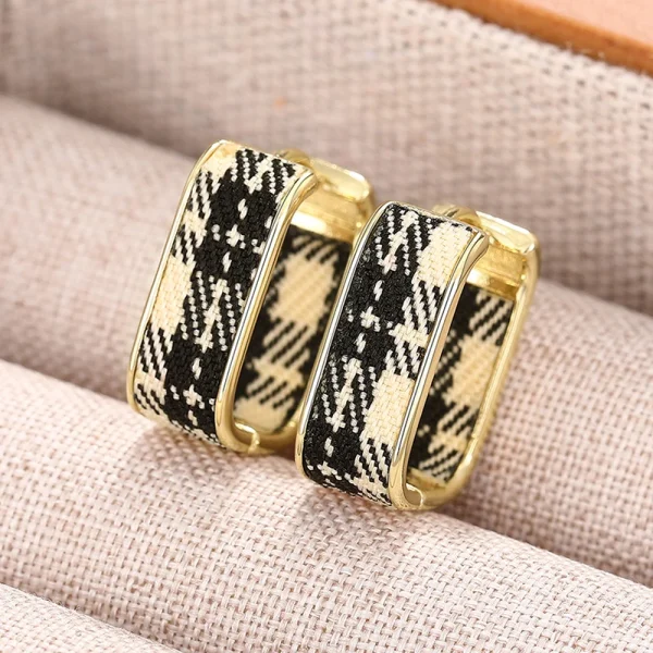 Huitan-pendientes de aro elegantes con diseño de tela para mujer, accesorios nobles de Metal de Color dorado para boda, joyería de fiesta a la moda encantadora