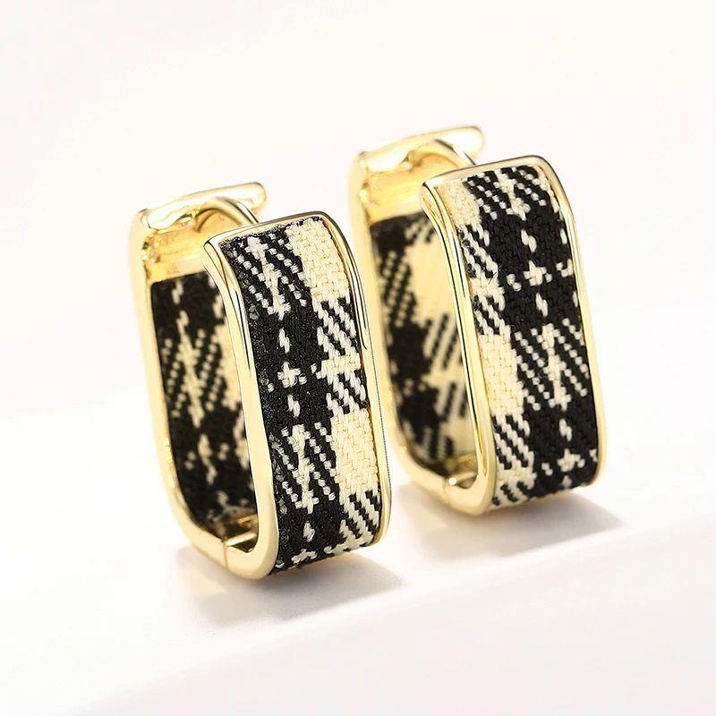 Huitan-pendientes de aro elegantes con diseño de tela para mujer, accesorios nobles de Metal de Color dorado para boda, joyería de fiesta a la moda encantadora