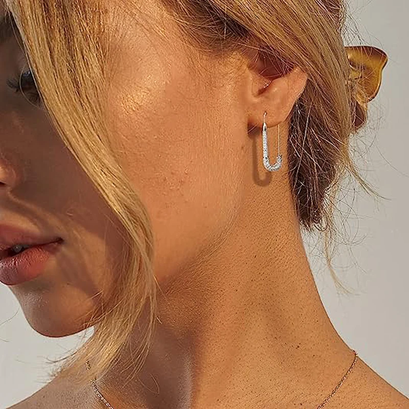 Huitan-pendientes de aro con diseño de Clip de papel único para mujer, totalmente brillante, CZ, accesorios elegantes y versátiles para fiesta diaria, joyería de boda a la moda