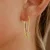 Huitan-pendientes de aro con diseño de Clip de papel único para mujer, totalmente brillante, CZ, accesorios elegantes y versátiles para fiesta diaria, joyería de boda a la moda