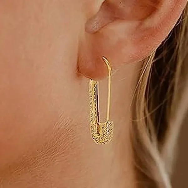 Huitan-pendientes de aro con diseño de Clip de papel único para mujer, totalmente brillante, CZ, accesorios elegantes y versátiles para fiesta diaria, joyería de boda a la moda