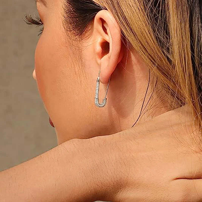 Huitan-pendientes de aro con diseño de Clip de papel único para mujer, totalmente brillante, CZ, accesorios elegantes y versátiles para fiesta diaria, joyería de boda a la moda