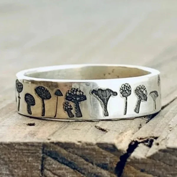 Huitan-Anillo de mujer de estilo fresco con grabado en forma de seta, accesorios de Metal de Color plateado para fiesta diaria, joyería especial versátil