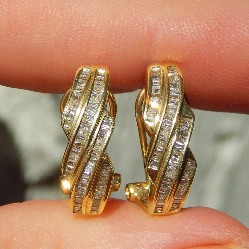 Huitan-Anillo encantador de lujo para mujer, Color dorado con incrustaciones de circonita cúbica brillante, accesorios de moda para fiesta de boda, joyería Noble