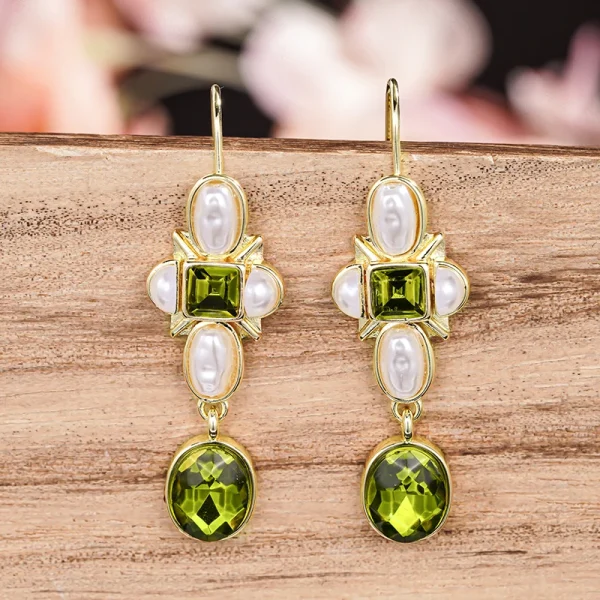 Huitan-pendientes colgantes estéticos para mujer, accesorios elegantes de compromiso de boda con perlas de imitación, joyería de fiesta CZ verde brillante con incrustaciones