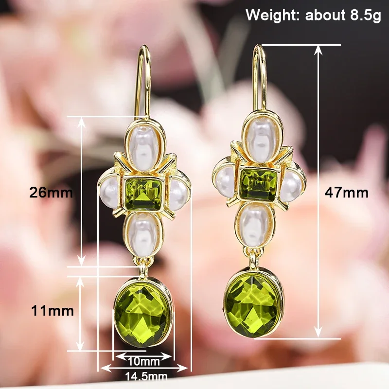 Huitan-pendientes colgantes estéticos para mujer, accesorios elegantes de compromiso de boda con perlas de imitación, joyería de fiesta CZ verde brillante con incrustaciones
