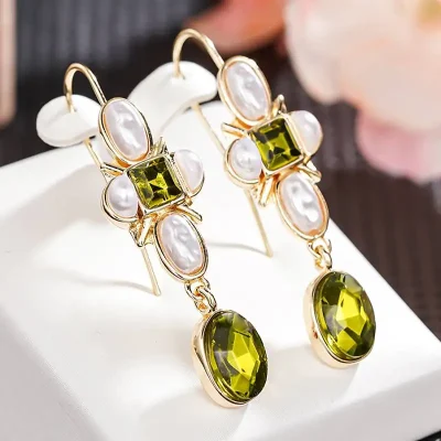 10556-wm2j7r.jpg Huitan-pendientes colgantes estéticos para mujer, accesorios elegantes de compromiso de boda con perlas de imitación, joyería de fiesta CZ verde brillante con incrustaciones